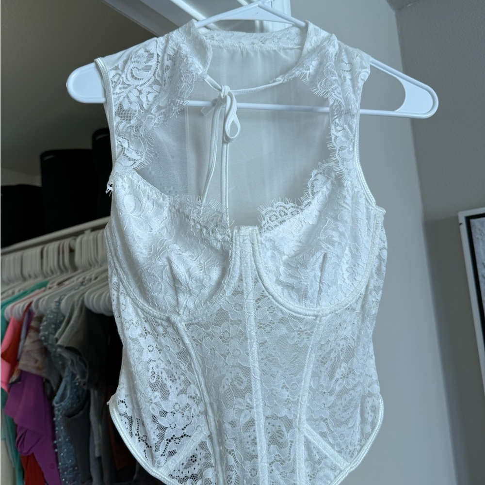 Fashion Nova White Lace Sleeveless Top